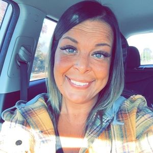 Meet your Posher, Alyson